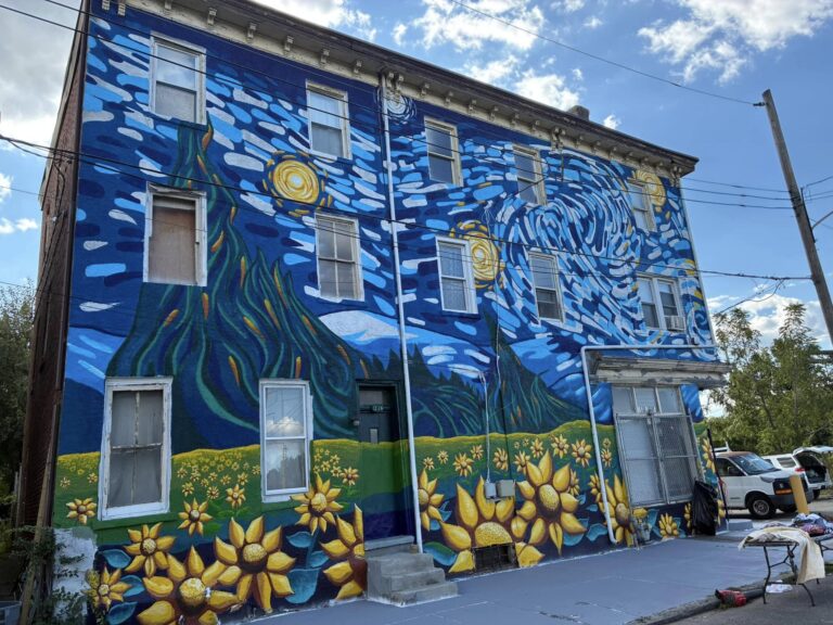 Legacy Sunflowers 768x576